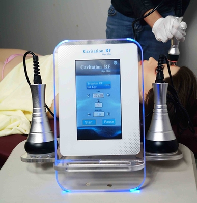 3つ機械40K無線周波数の減量を細くする1つのRFボディ キャビテーションに付き